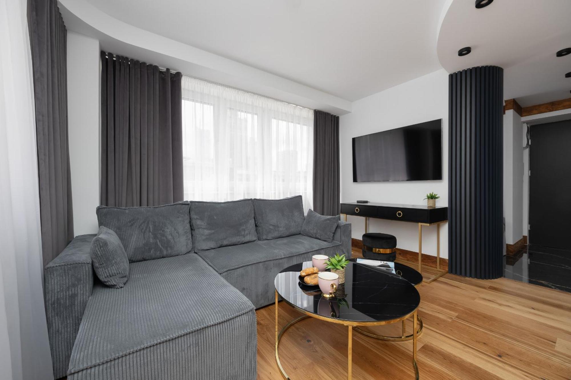 Center Elegant With View By Renters * Warschau