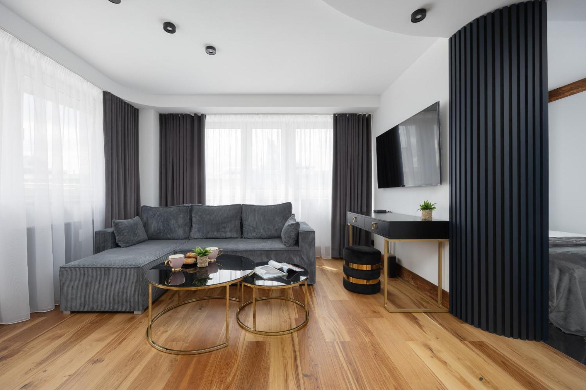 Center Elegant With View By Renters Apartment Warschau